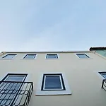 Lis Apartments